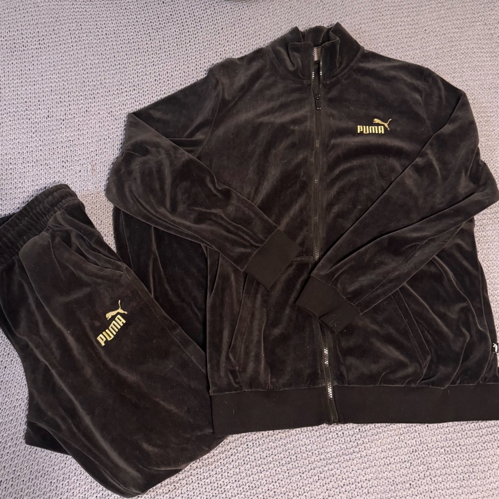 PUMA - [blk/gld] Velour Tracksuit (set) | Jacket(L)/Joggers(M)